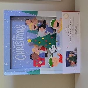 New Hallmark Peanuts.A Christmas story Large Lighted Pop Up book with  Sound.